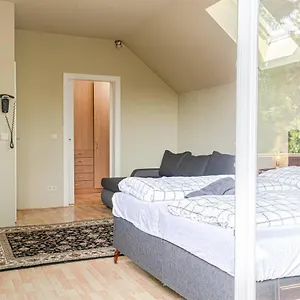 Cozy In Amazing House Apartment