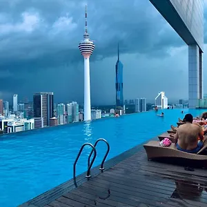 The Platinum Klcc By Sky Pool , Kuala Lumpur Malasia