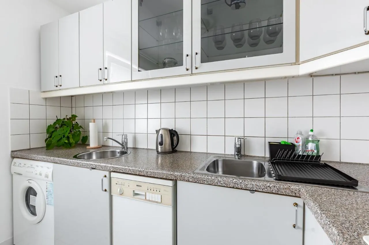 וינה Retro Apartment In The City Center.